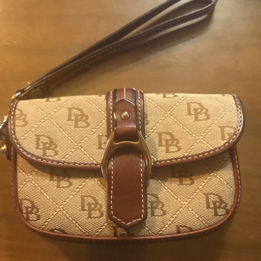 Dooney & Bourke